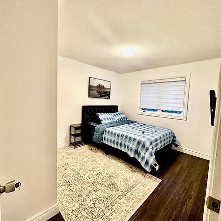 Deluxe Double Room Ii- Hazel Stays Mississauga Eksteriør bilde